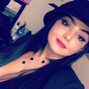 Meet your Posher, Aya